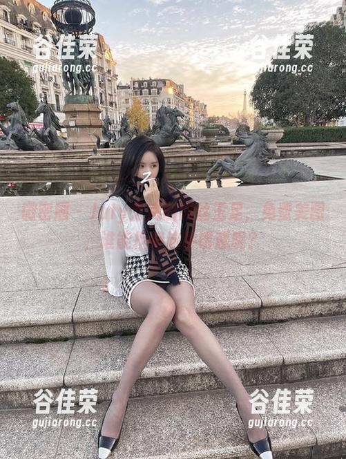 July芝岚 微密圈 - July芝岚的肉丝玉足,免费美图,谁能拒绝这种诱惑呢?