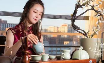 KelaGirls克拉女神 – 难得的私拍原图，丝丝透映让颖儿的一举一动都那么细腻，直戳我心。