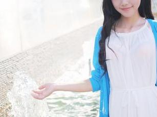 MyGirl美媛馆 – 图集：Abby王乔恩职业装，办公桌前的认真和一丝顽皮～