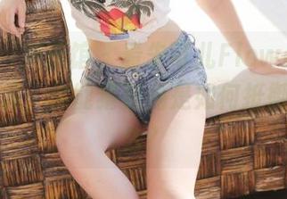 MyGirl美媛馆 – 看朱可儿Flower的泳池写真集，你能猜到她是如何抵御水温的么？