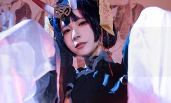 Quan冉有点饿，图里面的芙洛伦，画面真让人垂涎欲滴！