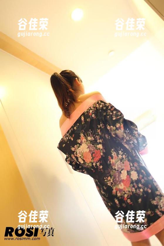 ROSI 看ROSI的全套自拍,发现自拍也能很深刻?
