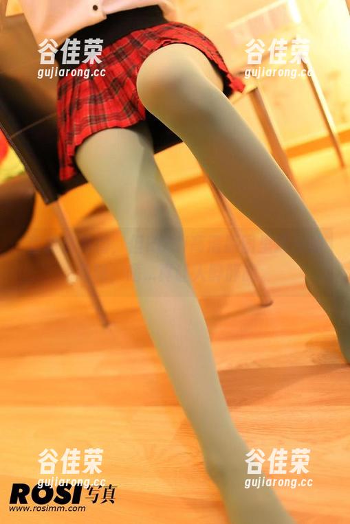 ROSI写真 套装虽简约,但ROSI高清原图里透出的韵味,唔...真让人醉醉的。