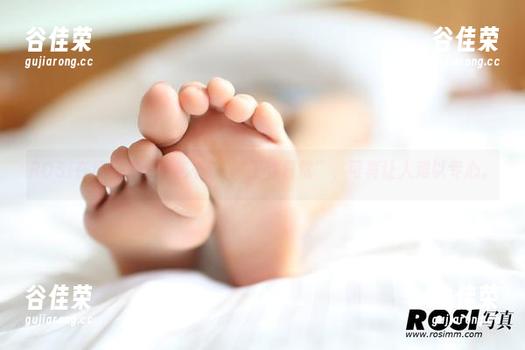 ROSI在线隽品——秘书들의“工作日常”，可真让人难以专心。