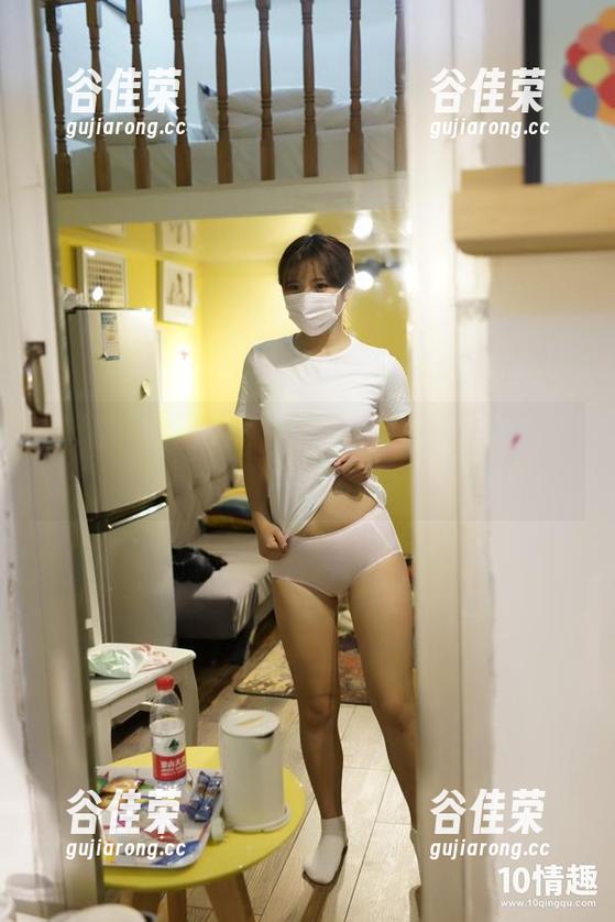 ROSI口罩 一份ROSI的空姐制服套,请您慢慢品味更新后的潮流。
