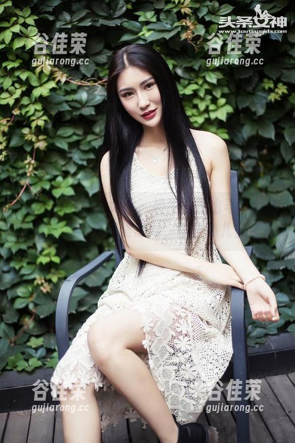 TouTiao头条女神-周治宇 TouTiao头条女神 - 奶牛成群出马,周治宇的合集让你不禁想问,牛往哪儿去了?