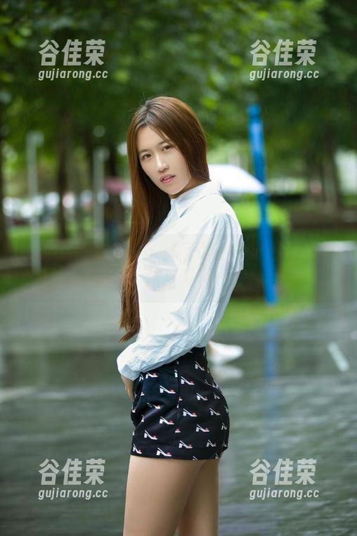 TuiGirl推女郎-林萌萌 TuiGirl推女郎 - 林萌萌的白裙合集:以为没太多亮点,结果发现…好像还不错。