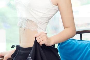 UGirls尤果网 – 女神李思宁：图库中的偶像，你还敢不再看？