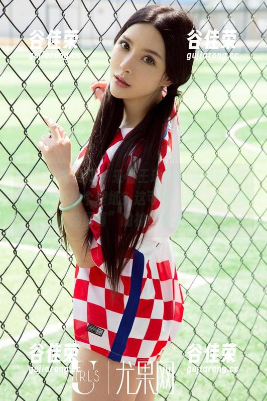 UGirls尤果网-王瑞儿 UGirls尤果网 - 来看王瑞儿的美足原图,你为啥不换个壁纸?这可是一双“走出电脑屏幕”的神奇美足!