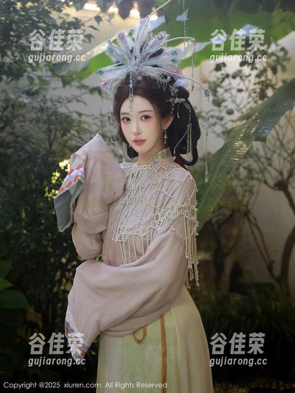 Xiuren秀人网-千夜未来 Xiuren秀人网 - 千夜未来的吊带高清图包,你敢保证一眼就能锁定重点吗?