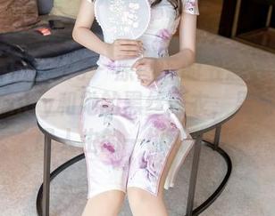 Xiuren秀人网 – 原图下的丑态百出：周于希Sandy和她的黑丝内衣，果然拥有搭配人生的一切可能性!
