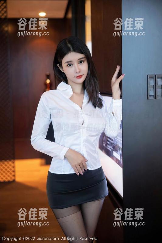 Xiuren秀人网 - 孔一红的双人写真，合集里的那种相依相偎