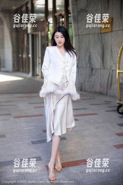 Xiuren秀人网-星小兔Meetu Xiuren秀人网 - 星小兔Meetu的美足在线,你能抗拒那种优雅吗?