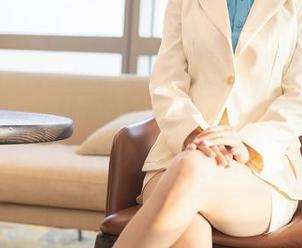 Xiuren秀人网 – 看这张图片，李若汐眼镜下的那抹光彩，恍如在说：“这人真会挑！”
