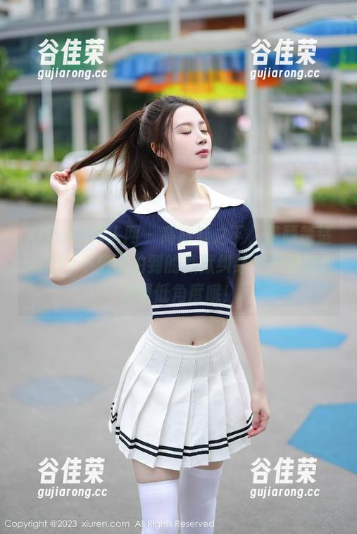 Xiuren秀人网 - 高跟鞋之下，是顾楚楚Maily不想被拍到的默默纠结—美图请自觉调低角度哦！