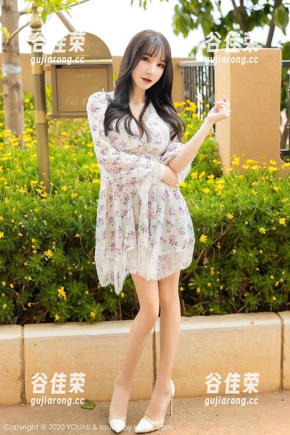 YouMi尤蜜荟-Emily尹菲 YouMi尤蜜荟 - 有Emily尹菲的海边作品相伴,下载后必定颇有海风的调调,啧啧