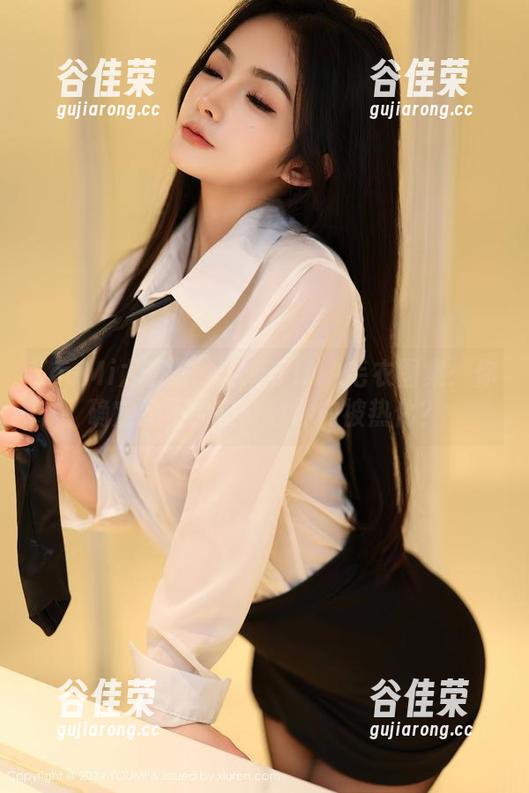 YouMi尤蜜荟-娜娜TINA YouMi尤蜜荟 - 娜娜TINA毛衣图集:你确定她不会在一秒钟内被热化?