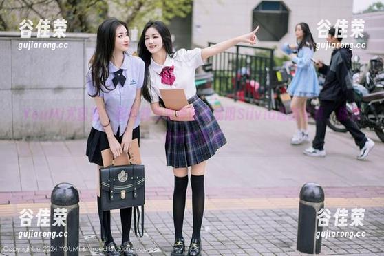 YouMi尤蜜荟 - 别问我为啥停留在易阳Silvia最新写真，棉袜也有大智慧