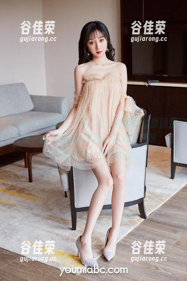 YouMi尤蜜荟-白子嫣 YouMi尤蜜荟 - 喂,白子嫣的瑜伽原图那么美,图集里的力量感让我心中赞叹,然而我这身板,看来没戏。