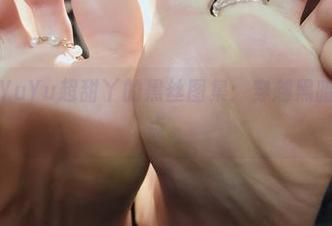 微密圈 – YuYu超甜丫的黑丝图集：穿越黑暗中的闪光点。
