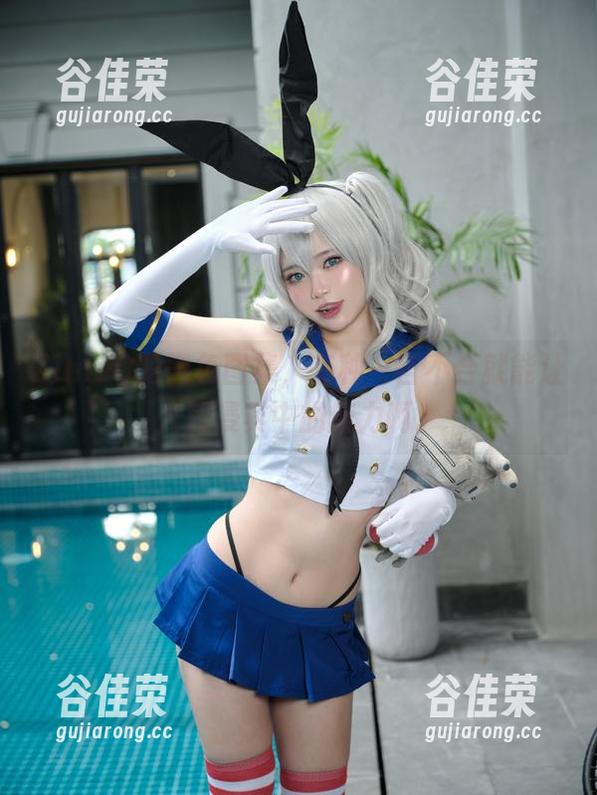 ZinieQ的黑色图集，有种一言不合就能让人沉浸其中的魔力啊。