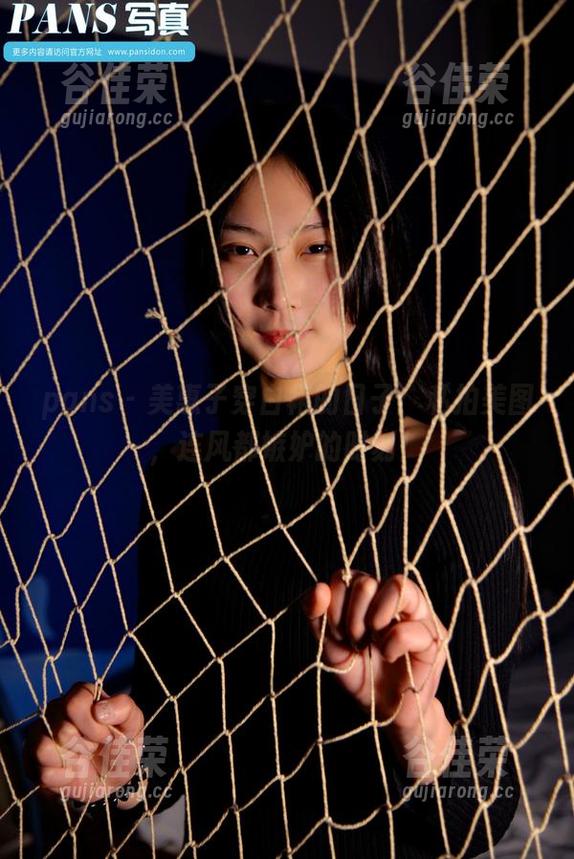 pans-美惠子 pans - 美惠子穿白裙的日子:私拍美图,连风都嫉妒的时刻!