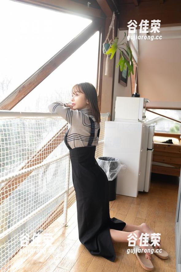 至少有一双长腿在这里——いくみ(育美)的写真图册乐趣