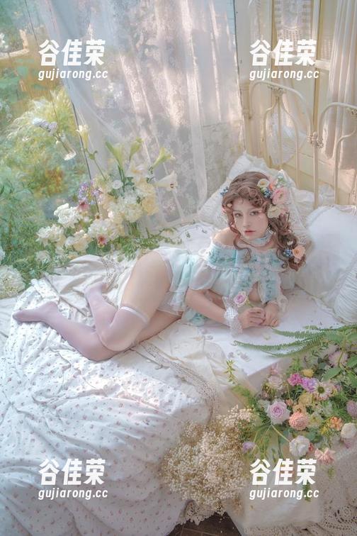 一笑芳香沁带来的水手服合集，点击图片解锁乐趣！