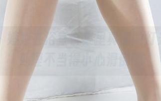 丽柜 – 婷婷在浴室合集里真实的灯光秀，处理不当得小心滑倒哦