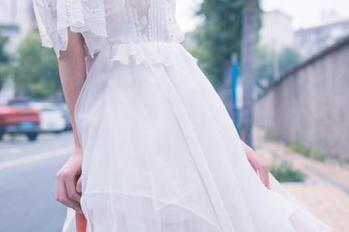 你的负卿滑入礼服美梦，私拍套图记