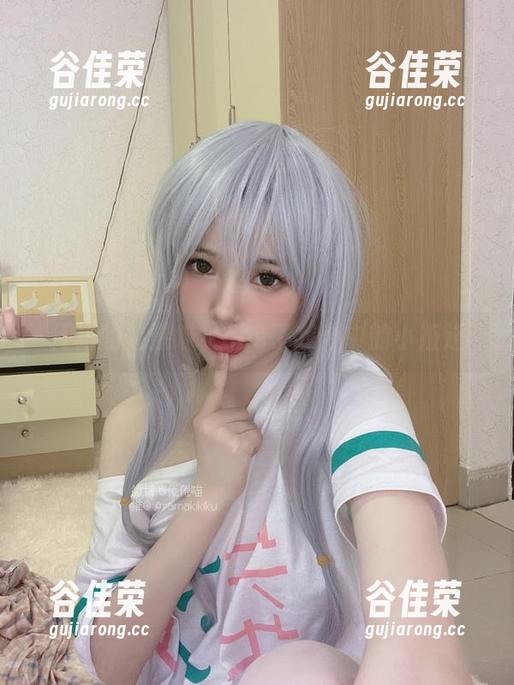 红裙的倦倦喵，cos了我心中的小叛逆