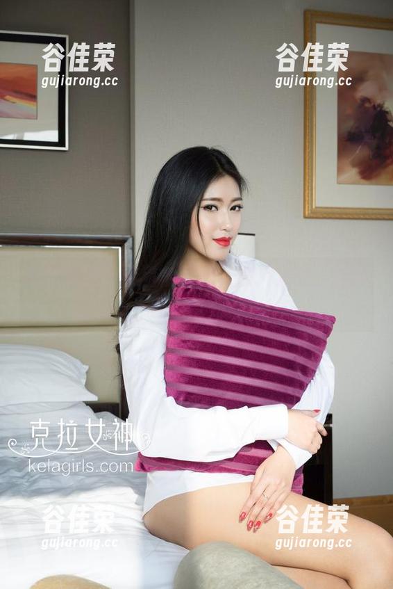 克拉女神-佳莹 克拉女神 - 佳莹的长腿,照片无敌,但原图更带劲!