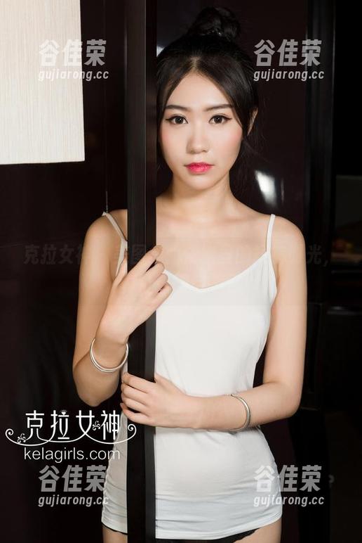 克拉女神 - 美图集：依娜丝的短裤时光，真让人瞩目不已