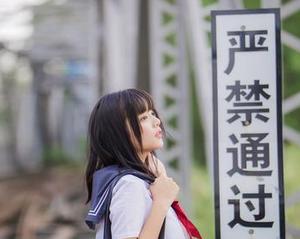 嘘，兔玩映画最新的邻家小妹，照片里总有一丝调皮藏匿！