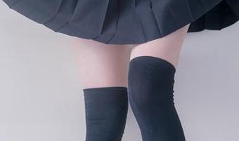 兔玩映画的原图：机车伊莉雅完美驾驭，可旁边的喷气式洗头机效果不仅仅是她的专利。