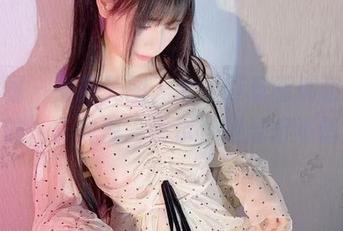 微密圈 – 最新美图，十万口草莓粥粥在秘书界的”非典型“展示，得瑟得不错哦？