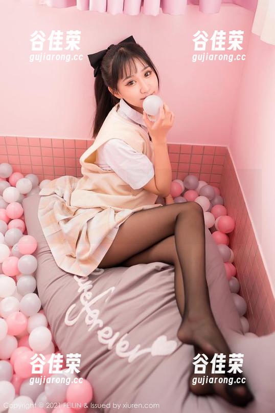 嗲囡囡-Sugar梁莹 嗲囡囡 - 观看Sugar梁莹的礼服作品后,我决定:每天都要打扮成公主,虽然没地方去。
