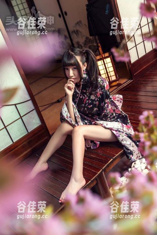 头条女神-COCO 头条女神 - COCO的职业装全套,给你一份“工作合格证”,下载自取!