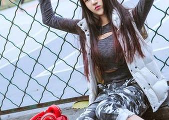 头条女神 – 黑丝写真大赏，文雪学习定制–谁说网红只会穿草裙，黑丝才是关键的“黑色火花”！