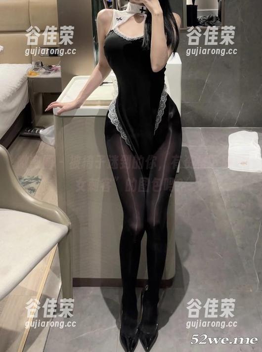 微密圈 - 被椅子迷到的你，有资格下载“女刺客”的图包吗？