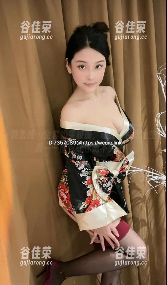 奶雯 微密圈 - 全套奶雯校服,让我告别吃土生涯——图包让你绝不失望!
