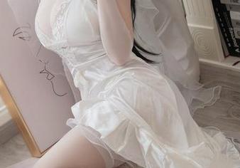 小仓千代w全新入驻：状况好的粉色漆皮女仆套图，送你不怕丢！