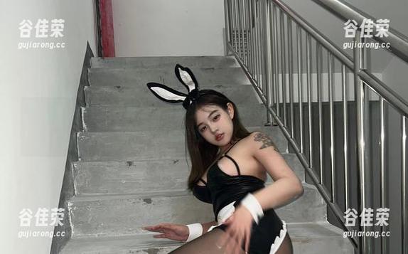 小优优子 微密圈 - 杯具了,要怎么形容小优优子的红色内衣写真,那种福利感让我懵了!
