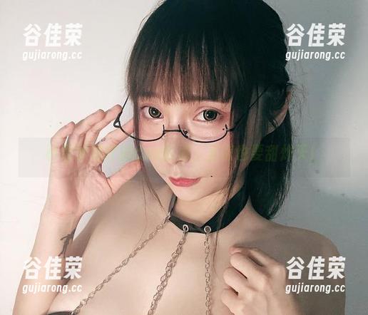 小泉学姐吖 小泉学姐吖的cos画像,圣诞也要甜炸天!