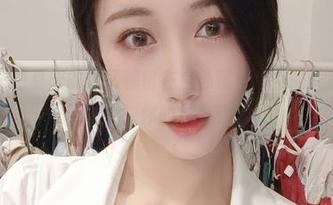 微密圈 – 把夏天的记忆都留在白色蕾丝镂空的美图里，小玉吃果冻，你的神奇策划是？
