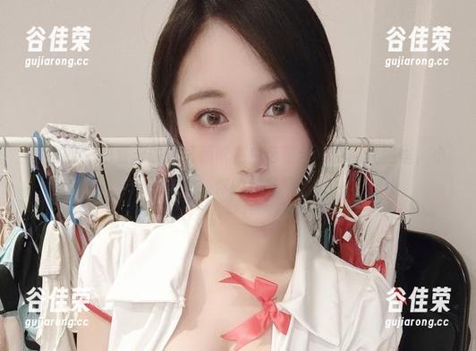 微密圈 - 把夏天的记忆都留在白色蕾丝镂空的美图里，小玉吃果冻，你的神奇策划是？