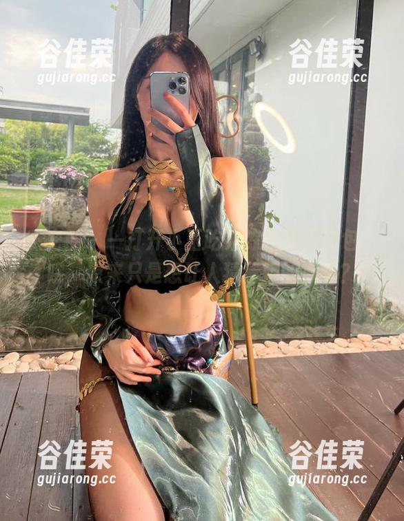 微密圈 - 一打开小玉吃果冻的夏天图包，哦，原来只是想让人猜猜她的心思？