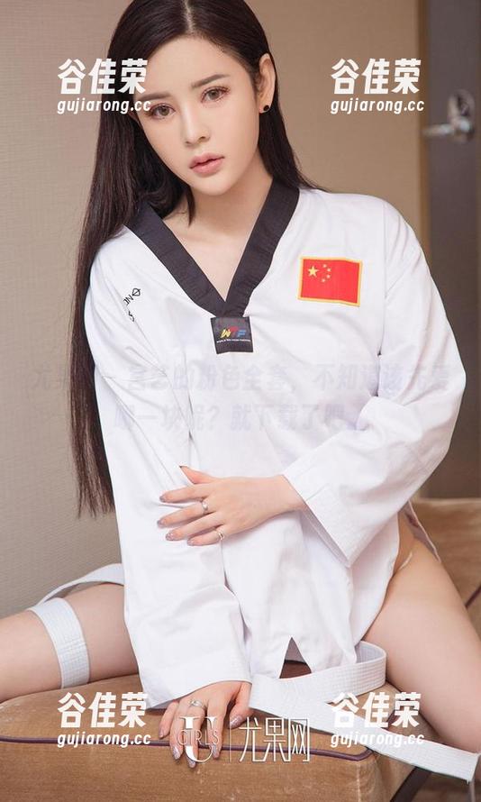 尤果网-宫艺 尤果网 - 宫艺的粉色全套,不知道该先爱哪一块呢?就下载了吧。