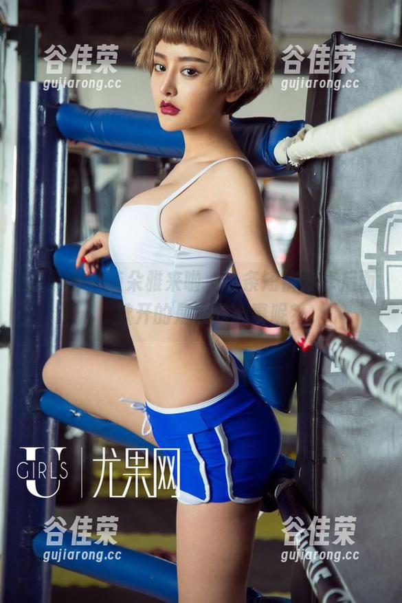 尤果网-诗朵雅 尤果网 - 诗朵雅来啦,一条短裤分享后面,掀开的是谁的心事呢?