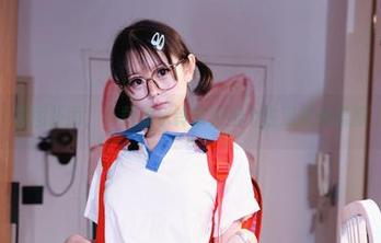原图扑面，下载幼水铃衣秀出个性温泉体操服